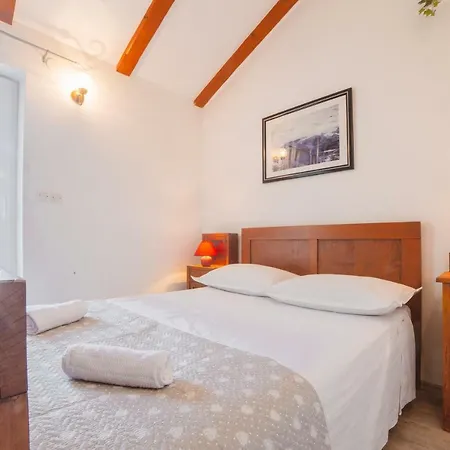 Stonehouse Ramiro Villa