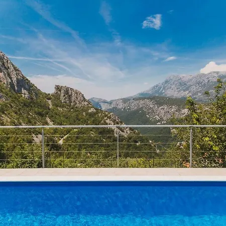 Stonehouse Ramiro Villa *